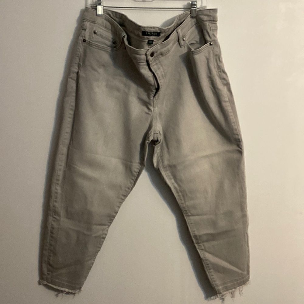 Lauren Ralph Lauren Gray Premier distressed Skinny Crop pants, size 20